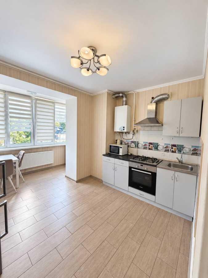 Продажа 1-комнатной квартиры 42.2 м², Котляревского ул., 31Б