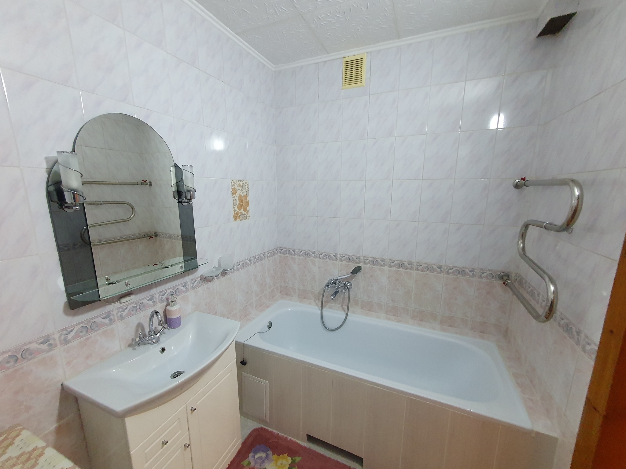 Оренда 2-кімнатної квартири 67 м², Вишняківська вул., 7А