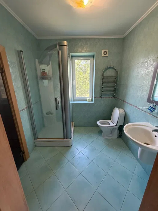 Оренда будинку 180 м²