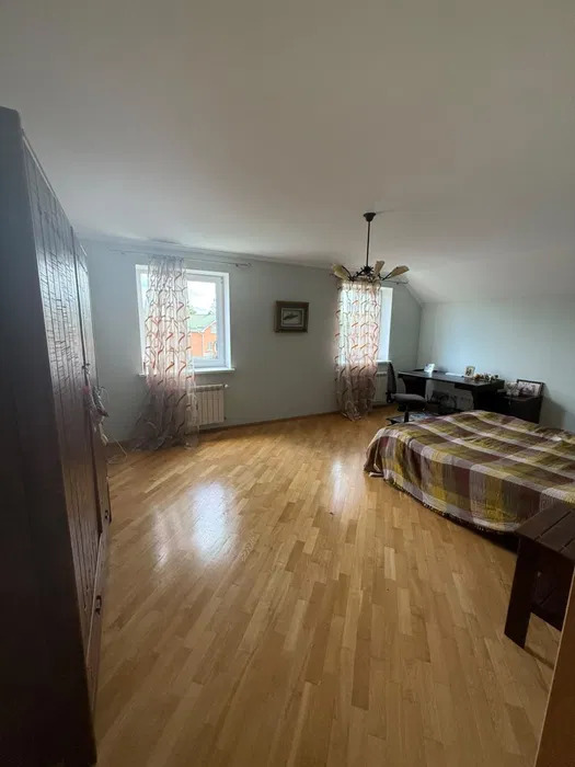 Оренда будинку 180 м²