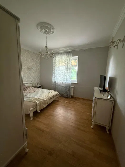 Оренда будинку 180 м²