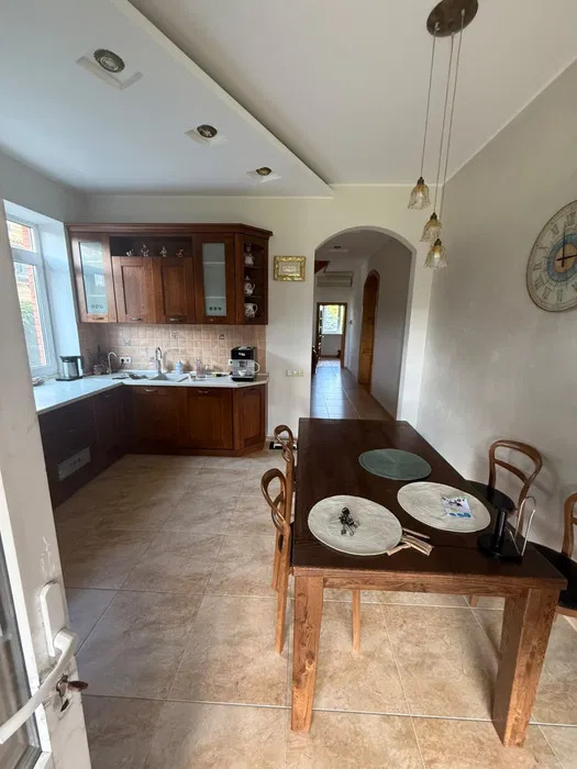 Оренда будинку 180 м²
