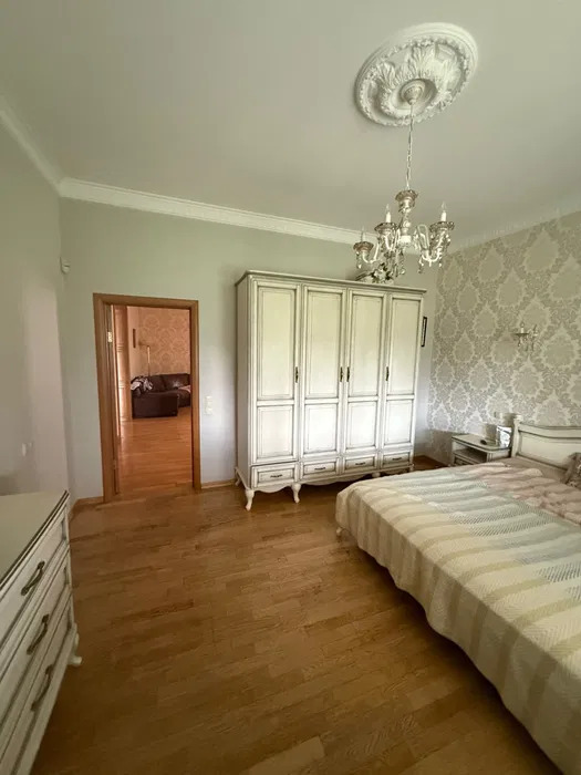 Оренда будинку 180 м²
