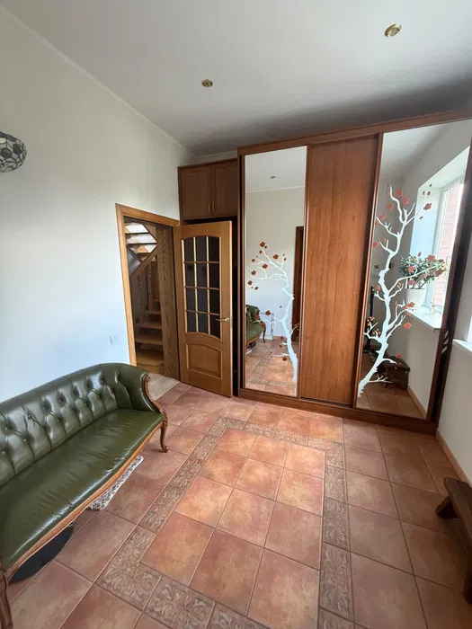Оренда будинку 180 м²