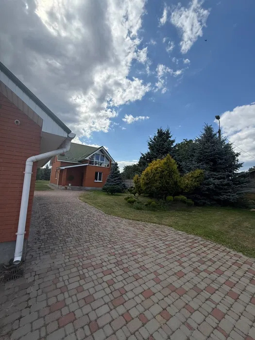 Оренда будинку 180 м²