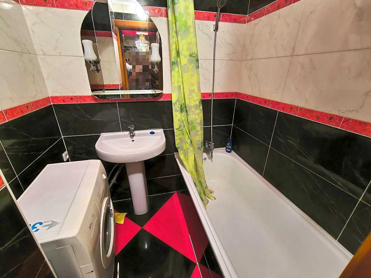 Продажа 2-комнатной квартиры 49.5 м², Комсомольська