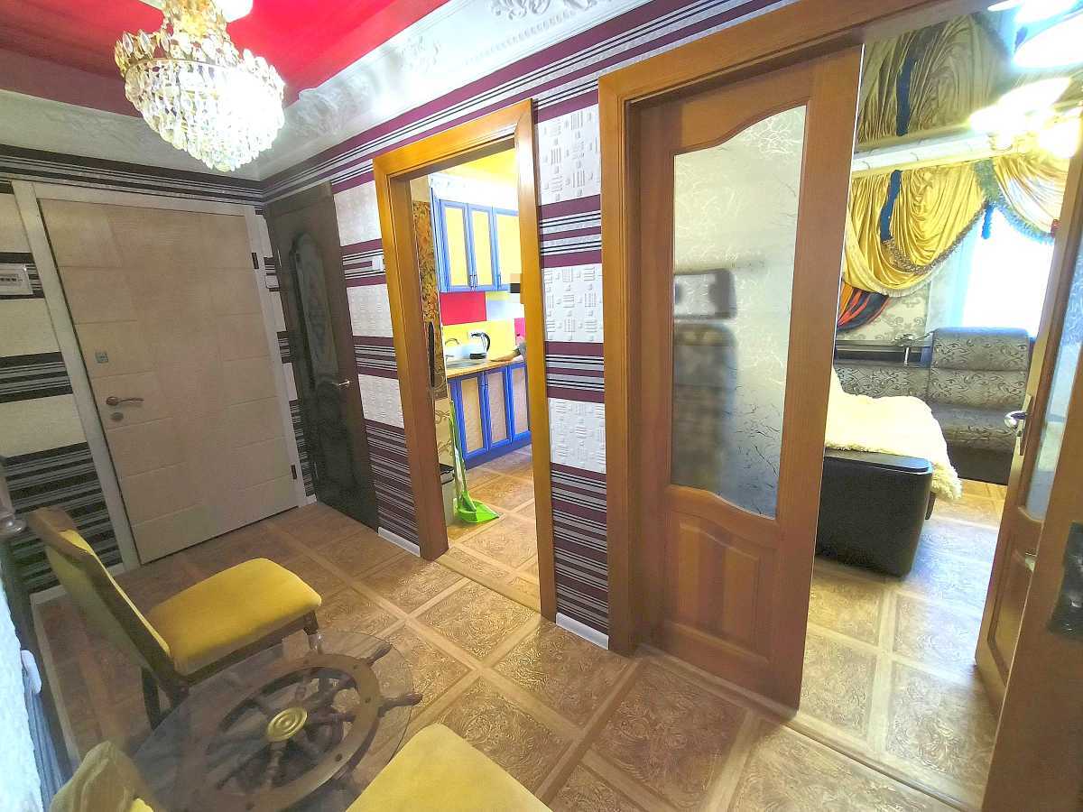 Продажа 2-комнатной квартиры 49.5 м², Комсомольська