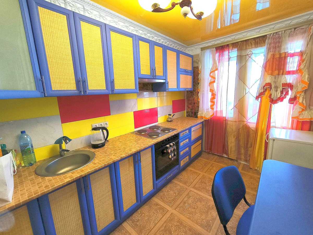 Продажа 2-комнатной квартиры 49.5 м², Комсомольська