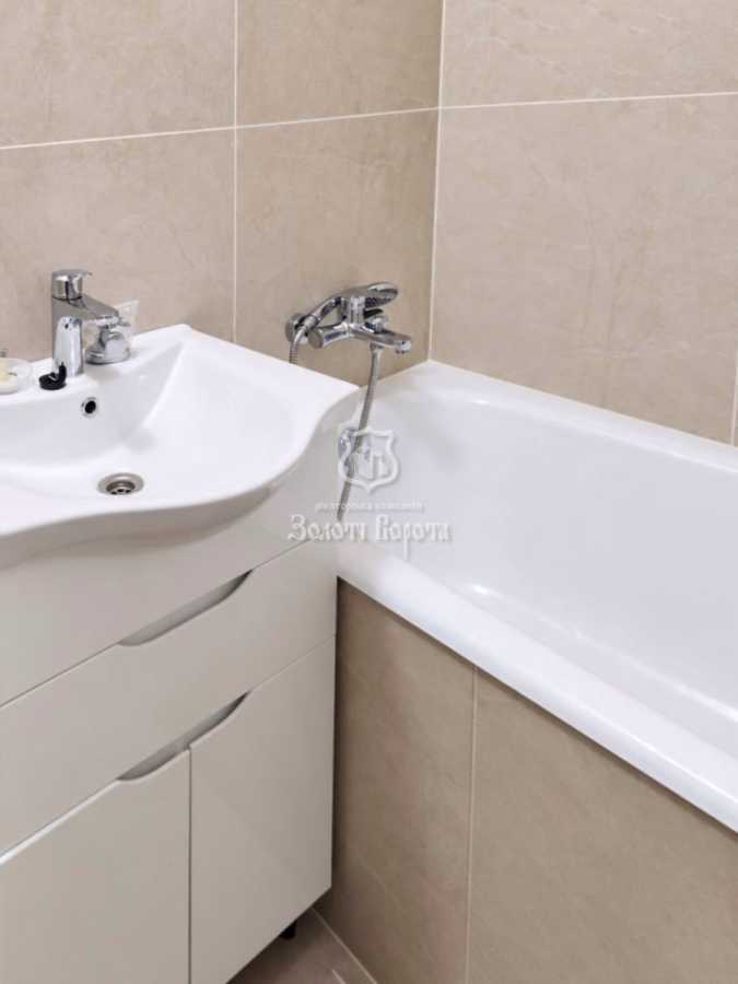 Продажа 3-комнатной квартиры 73.1 м², Витянская ул., 8