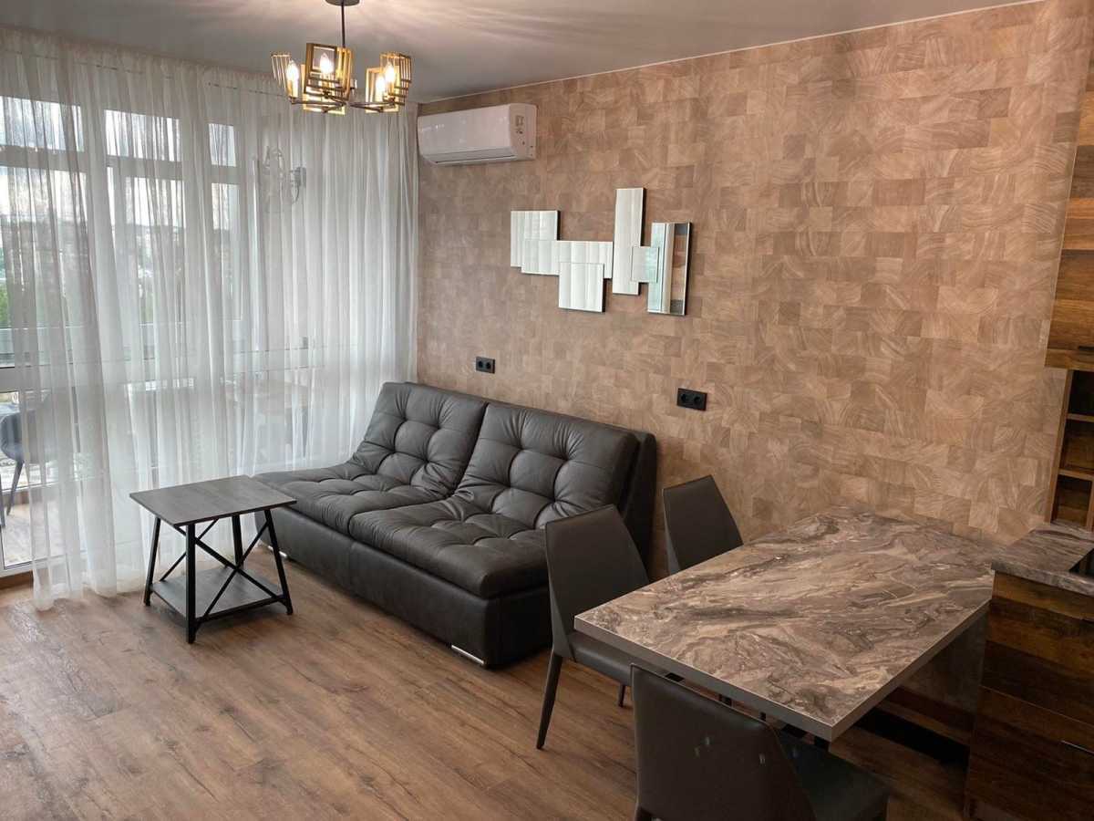 Аренда 1-комнатной квартиры 53 м², Джона Маккейна ул., 3А