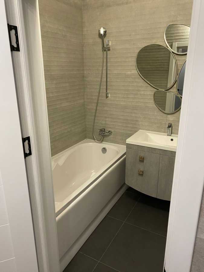 Аренда 1-комнатной квартиры 53 м², Джона Маккейна ул., 3А