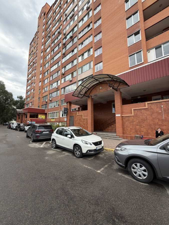 Продажа 2-комнатной квартиры 83 м², Машинобудівельників, 4Б
