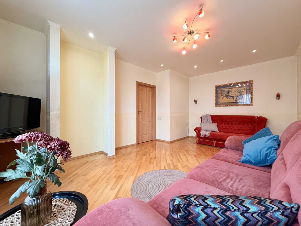 Продажа 1-комнатной квартиры 40 м², Феодосийский пер., 14