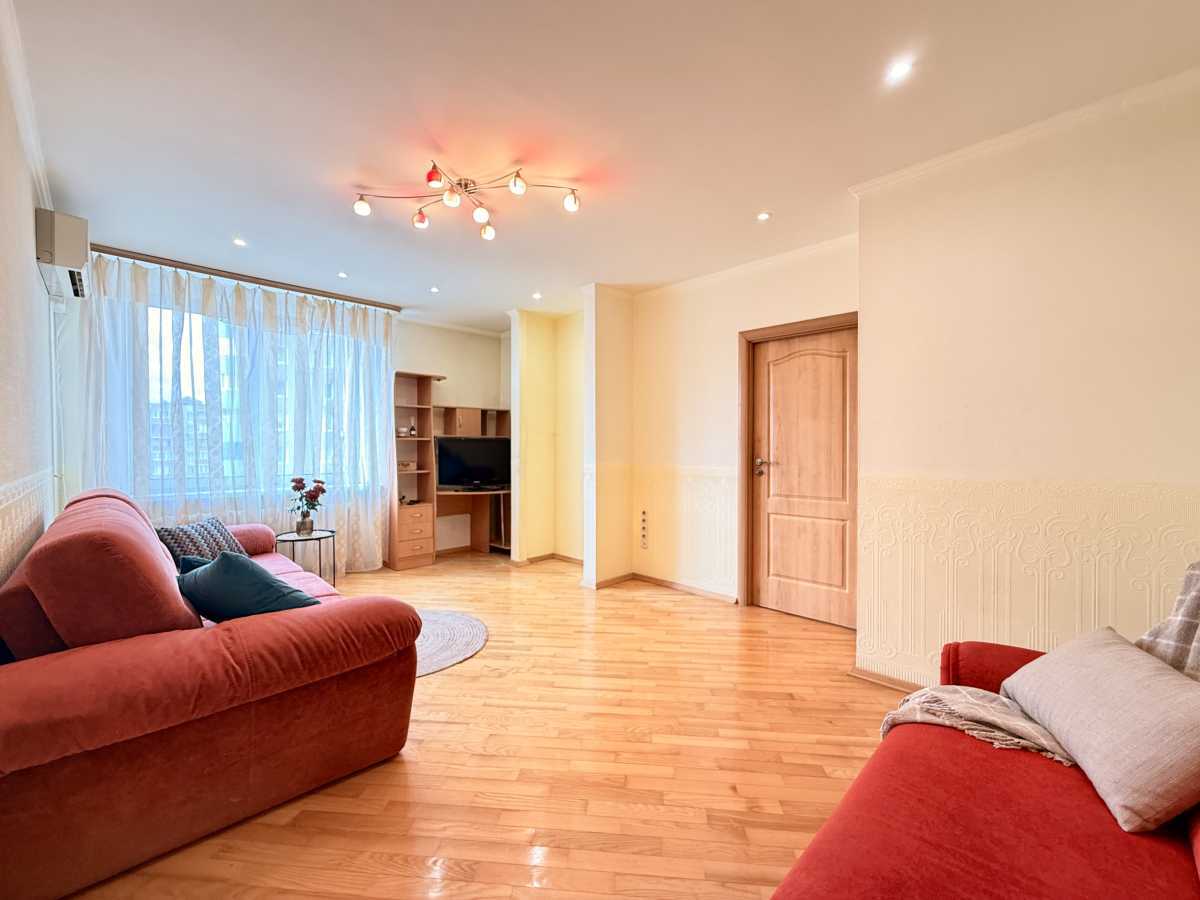 Продажа 1-комнатной квартиры 40 м², Феодосийский пер., 14