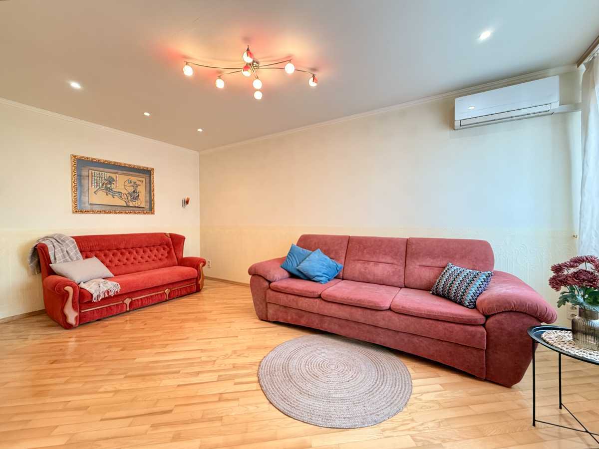 Продажа 1-комнатной квартиры 40 м², Феодосийский пер., 14