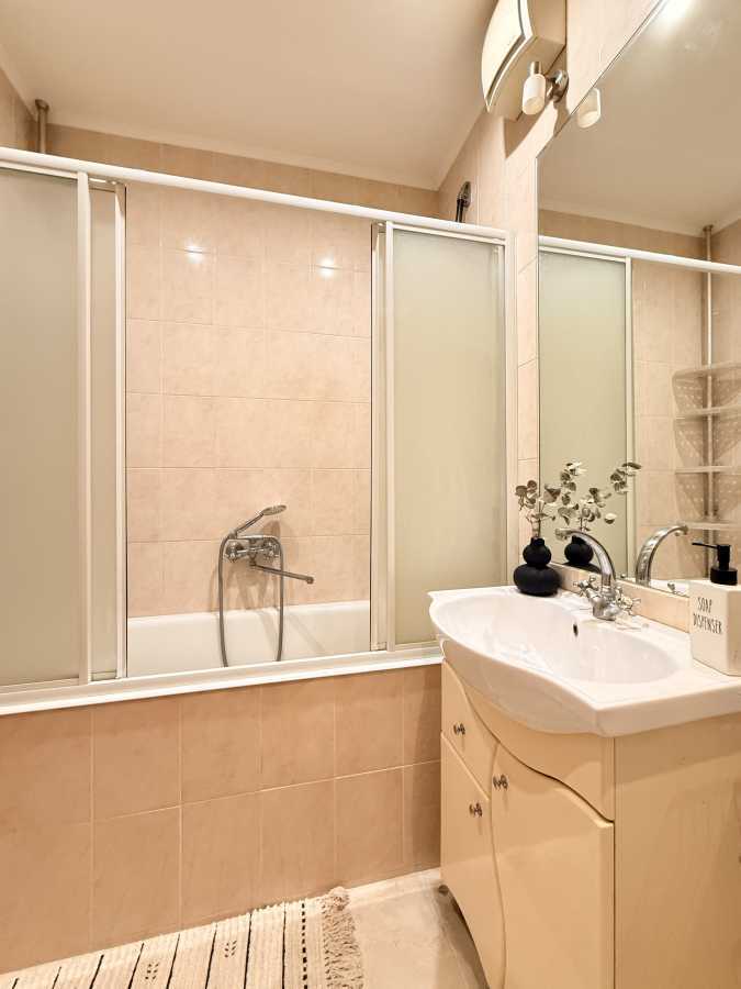 Продажа 1-комнатной квартиры 40 м², Феодосийский пер., 14