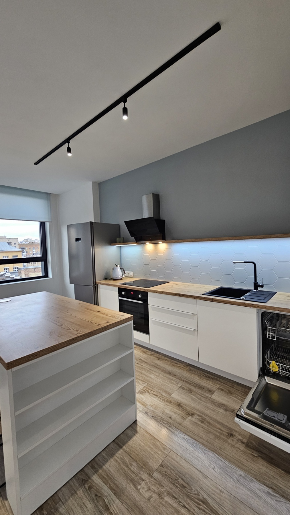 Аренда 2-комнатной квартиры 80 м², Деловая ул., 1/2
