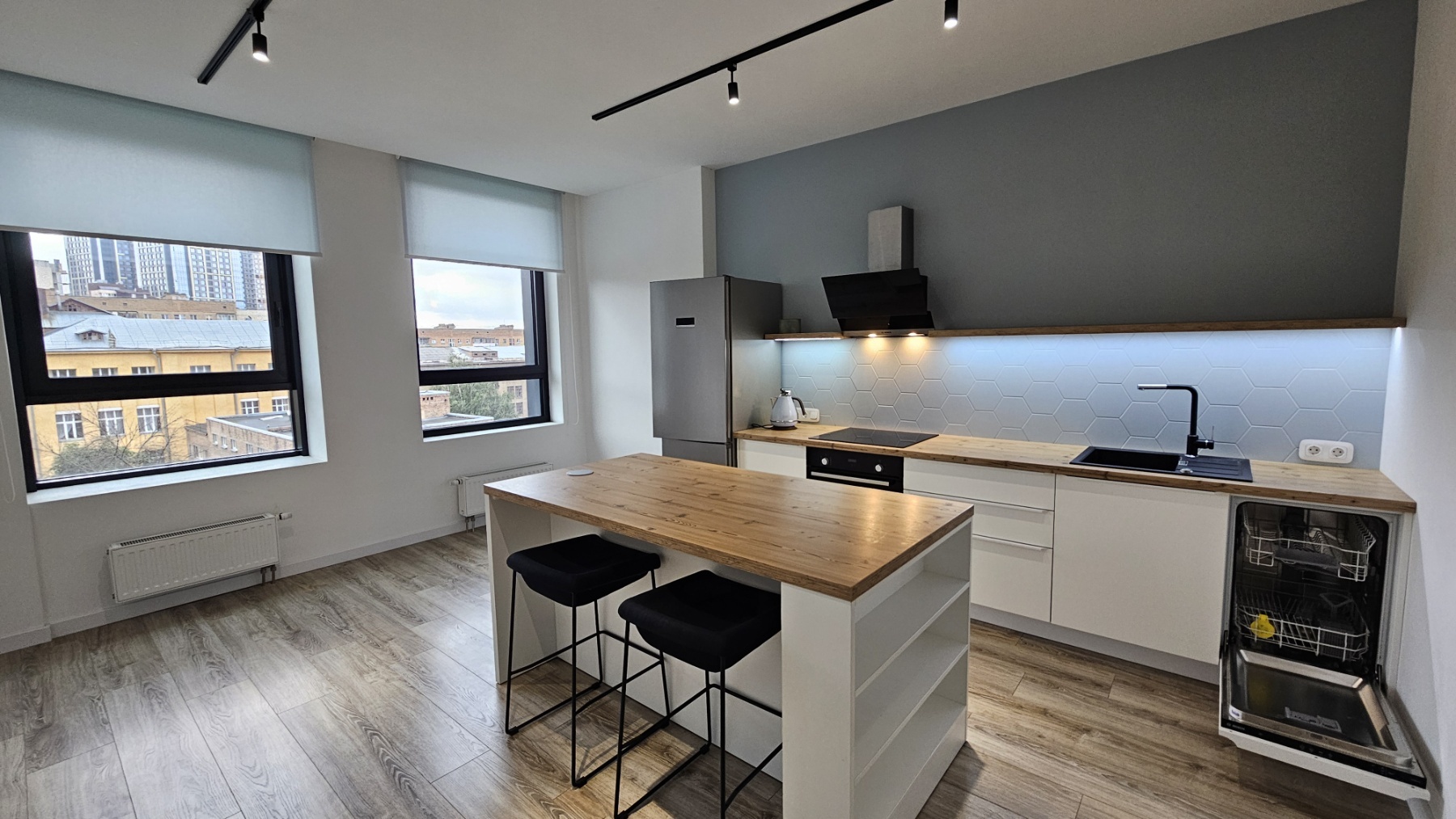 Аренда 2-комнатной квартиры 80 м², Деловая ул., 1/2