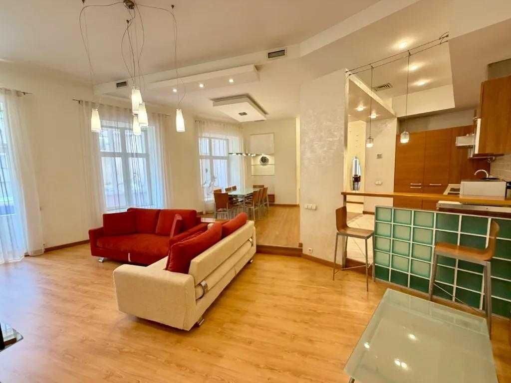 Аренда 5-комнатной квартиры 150 м², Староказацкая ул.