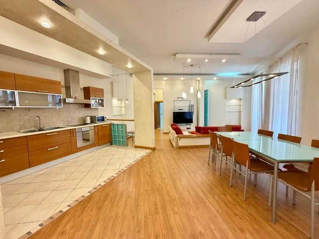 Аренда 5-комнатной квартиры 150 м², Староказацкая ул.