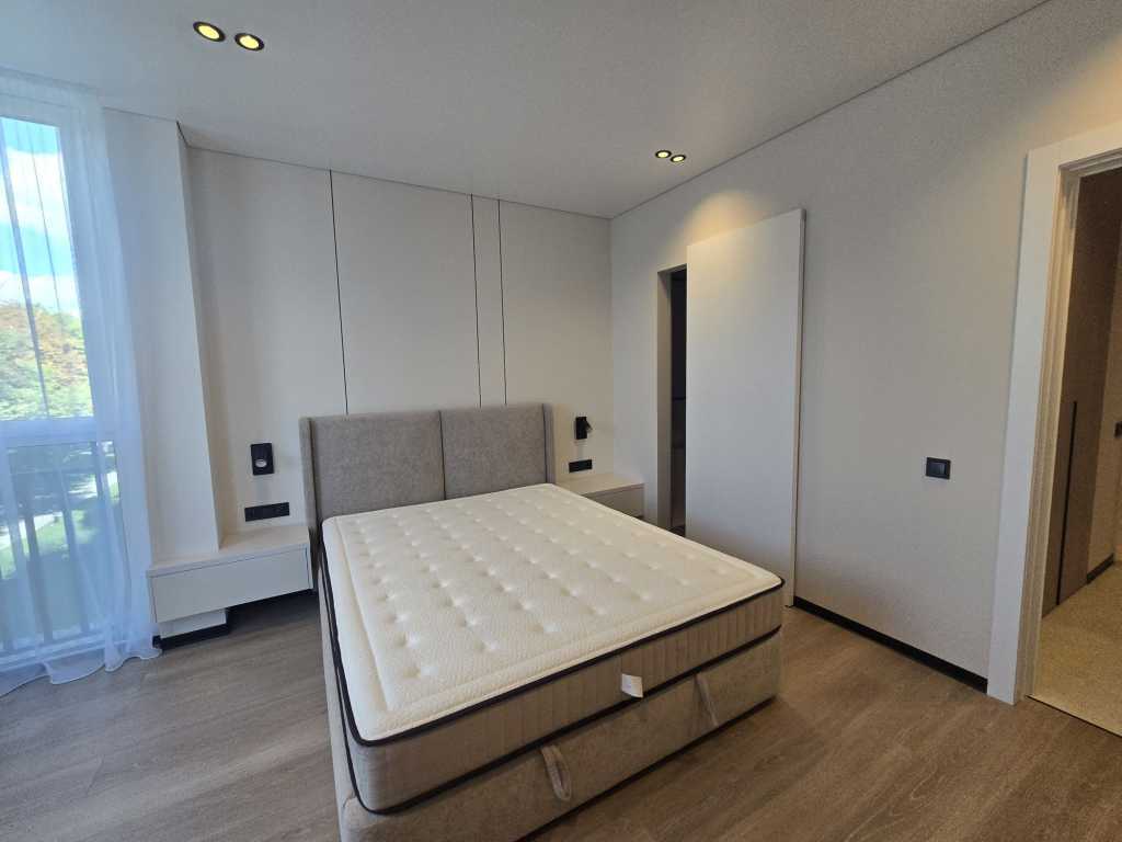 Продажа 1-комнатной квартиры 47 м², Метрологическая ул., 107