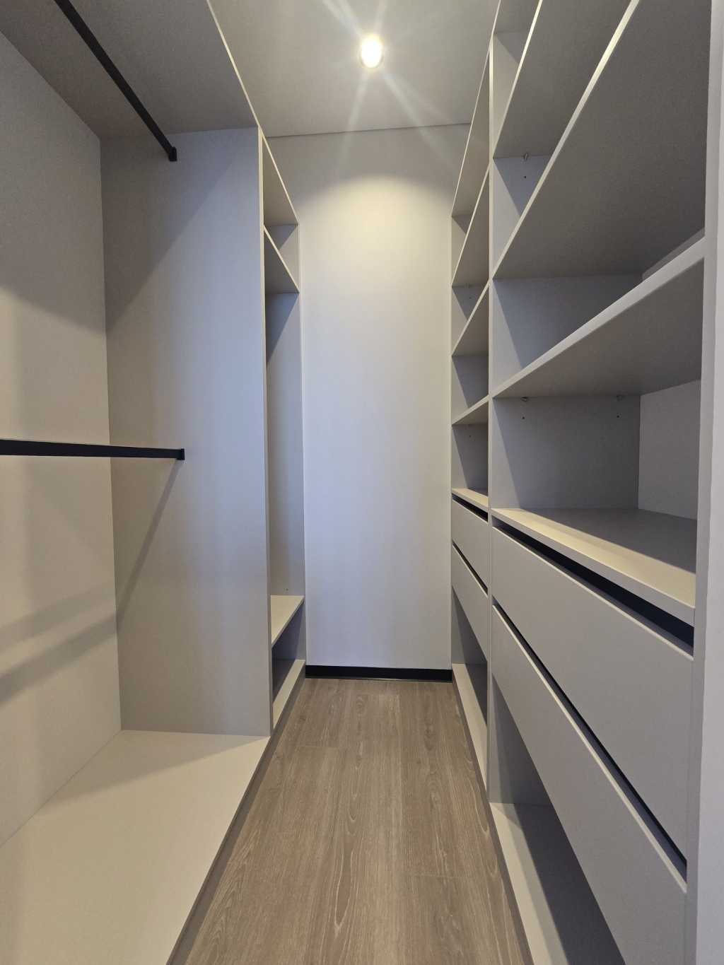 Продажа 1-комнатной квартиры 47 м², Метрологическая ул., 107