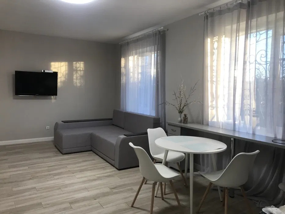 Оренда будинку 128 м², Орхідейна вул.
