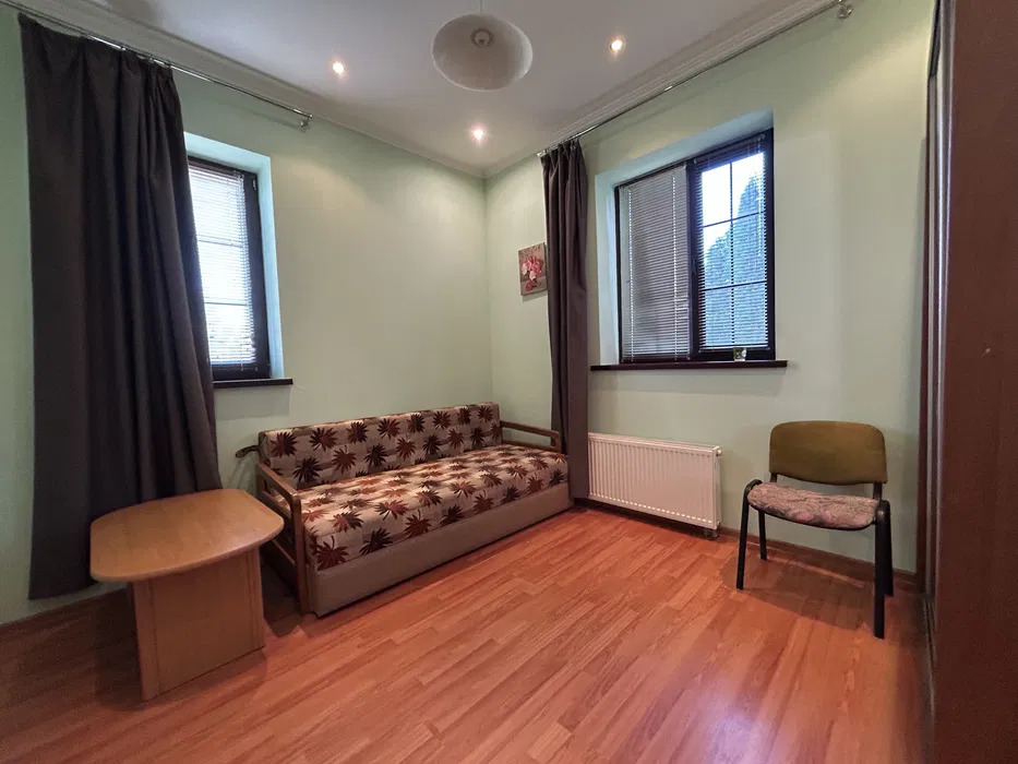 Оренда будинку 221 м²