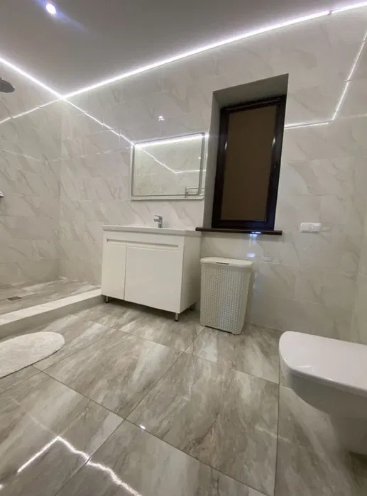 Оренда будинку 225 м²