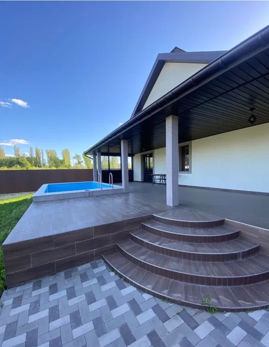 Оренда будинку 225 м²