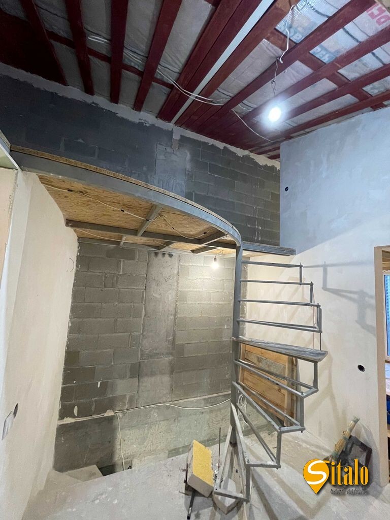 Продажа 3-комнатной квартиры 82 м², Регенераторная ул.