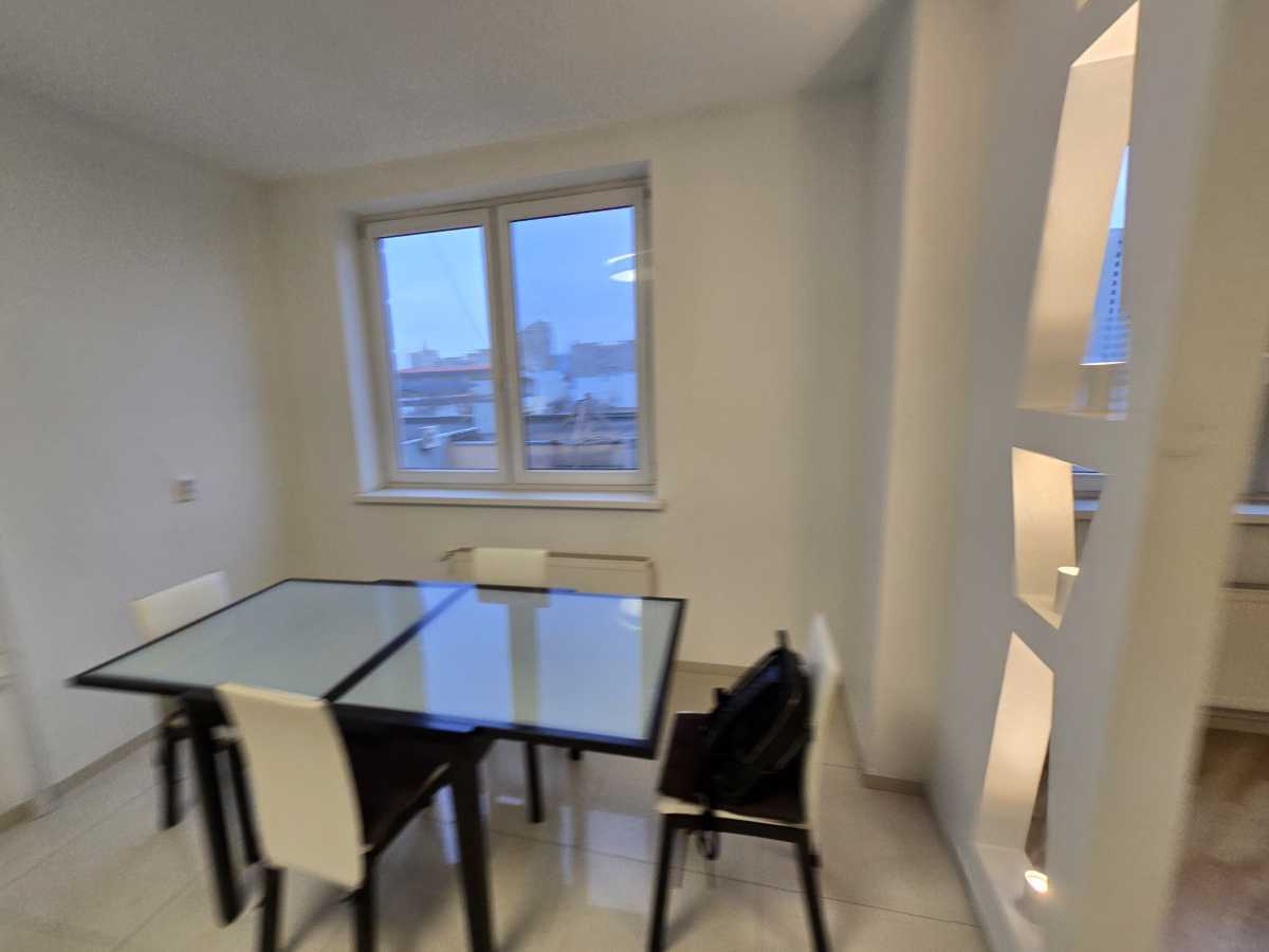 Продажа 4-комнатной квартиры 160.2 м², Раисы Окипной ул., 4