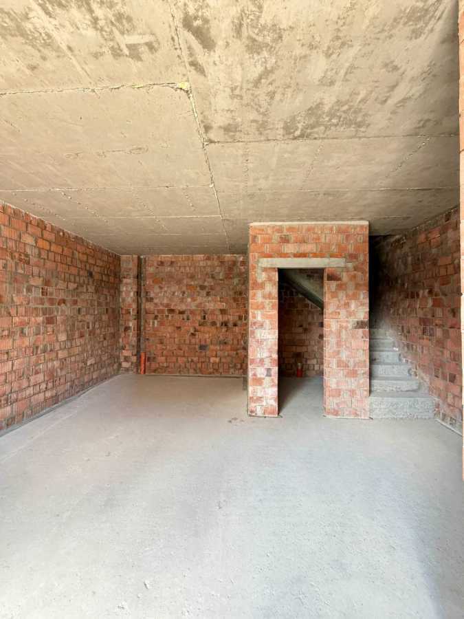 Продажа 3-комнатной квартиры 72 м², Святопетровского ул., 34
