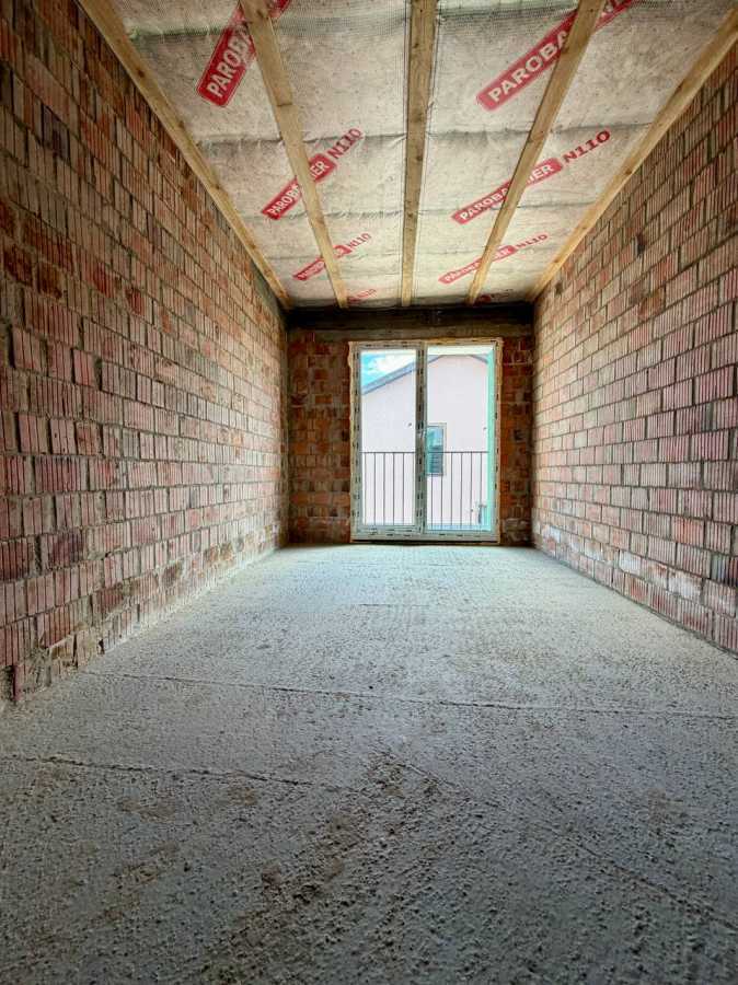 Продажа 3-комнатной квартиры 72 м², Святопетровского ул., 34