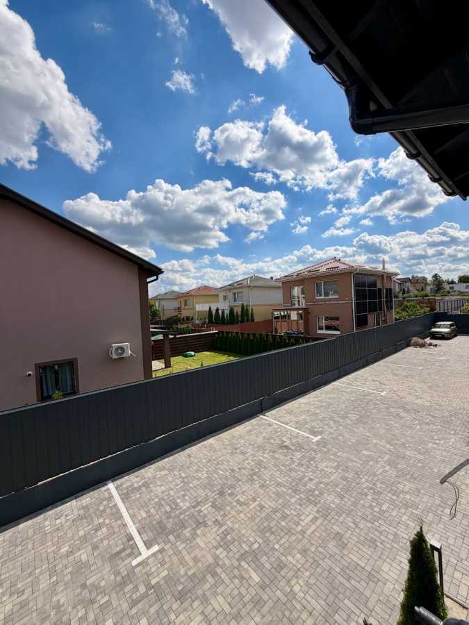 Продажа 3-комнатной квартиры 72 м², Святопетровского ул., 34