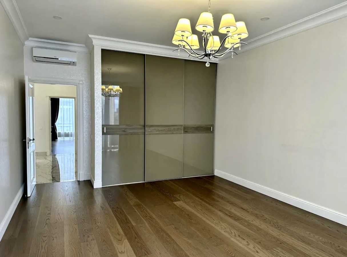 Аренда 3-комнатной квартиры 140 м², Саперное Поле ул., 3