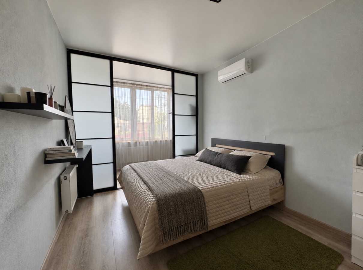 Продаж 1-кімнатної квартири 48.3 м², Гнатюка пров., 8
