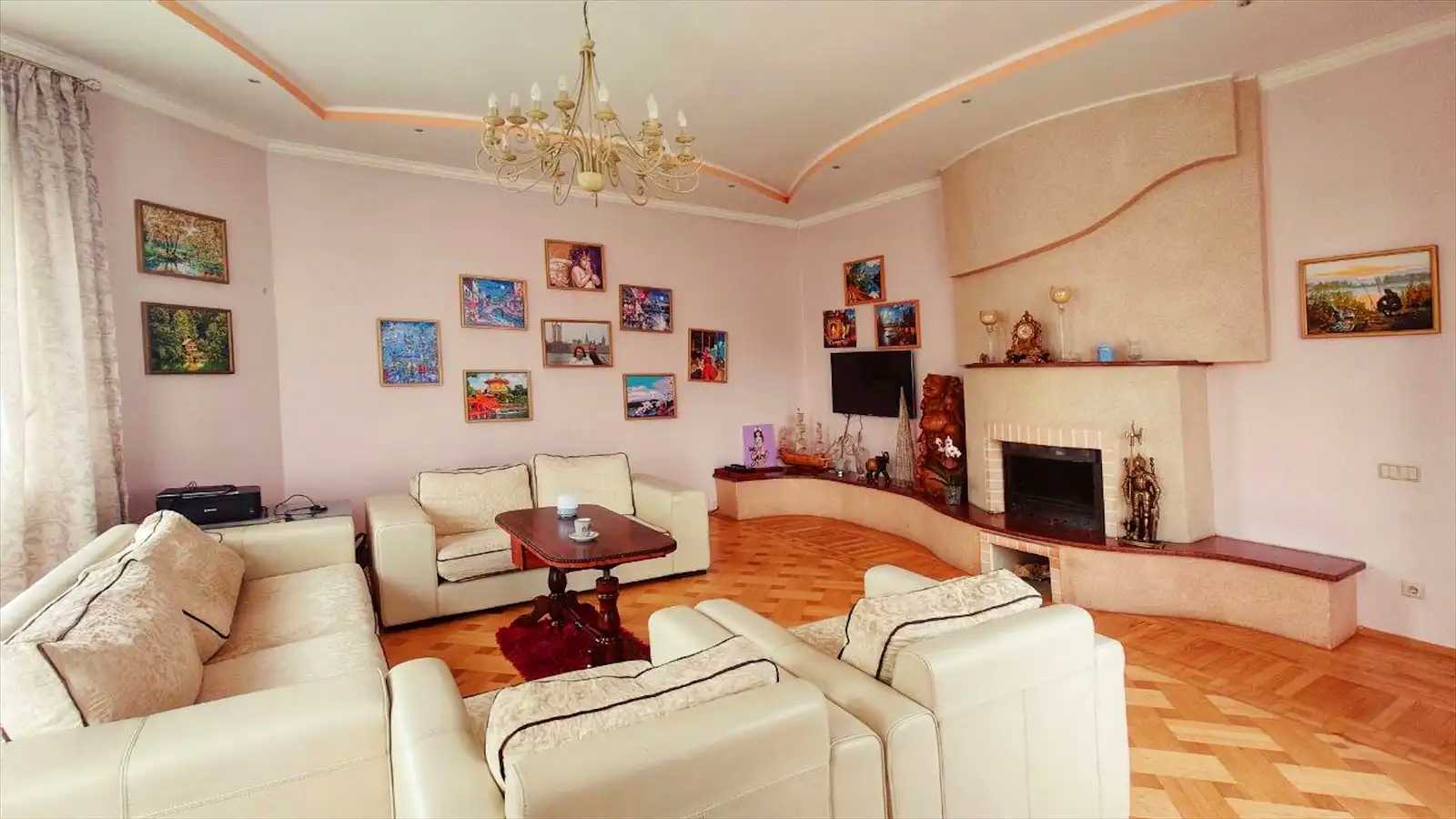Оренда будинку 300 м², Квітнева