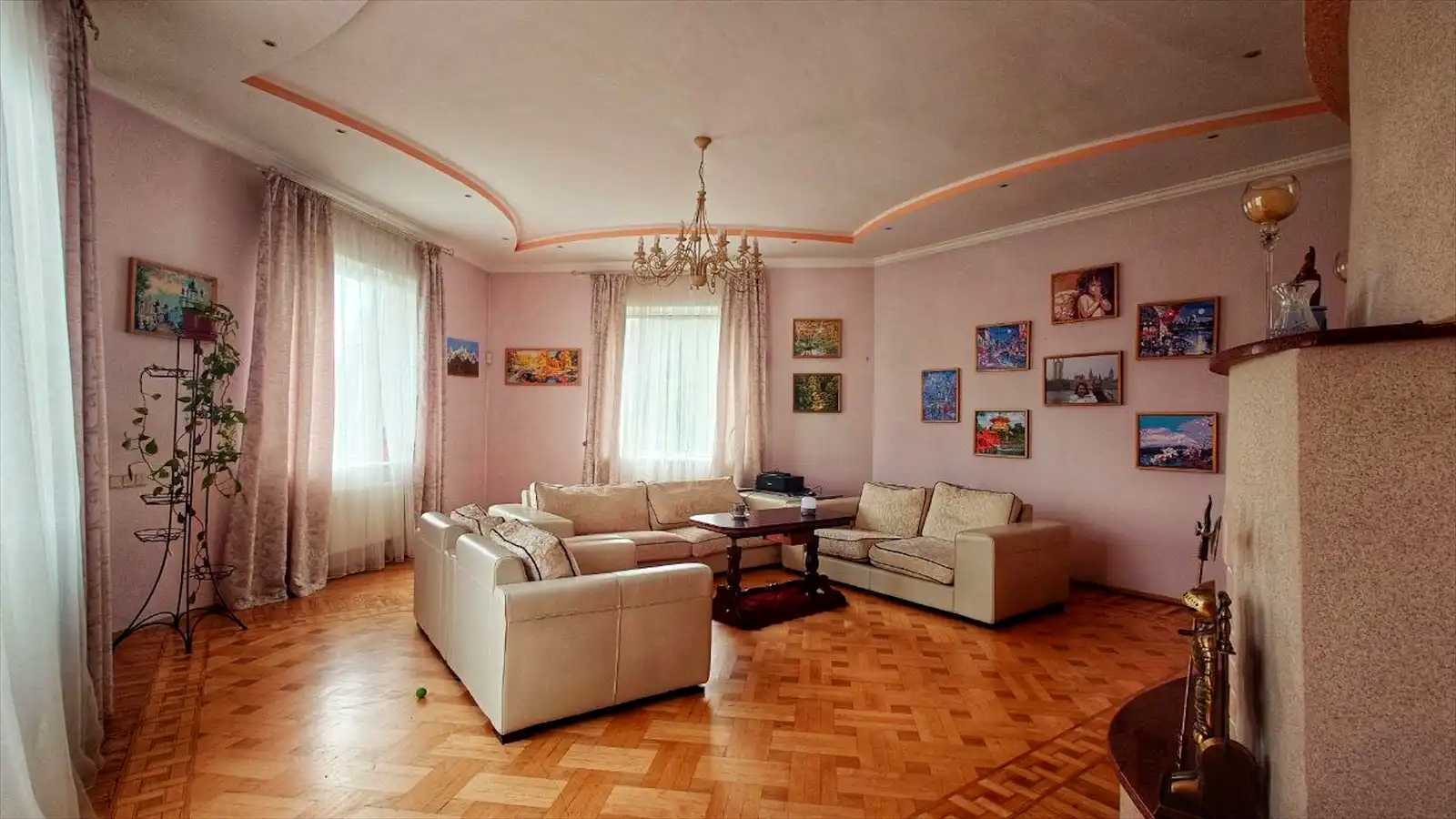 Оренда будинку 300 м², Квітнева