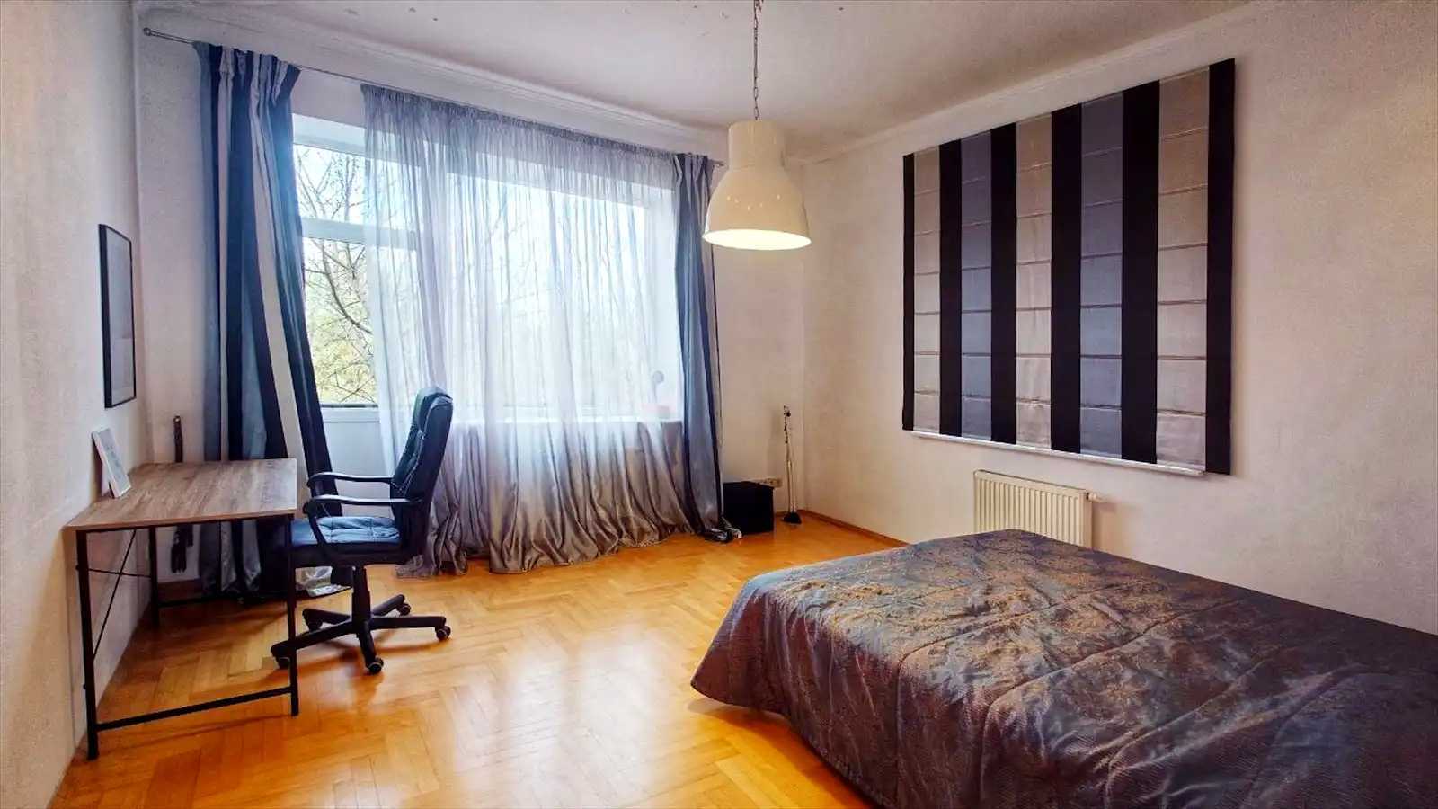Оренда будинку 300 м², Квітнева