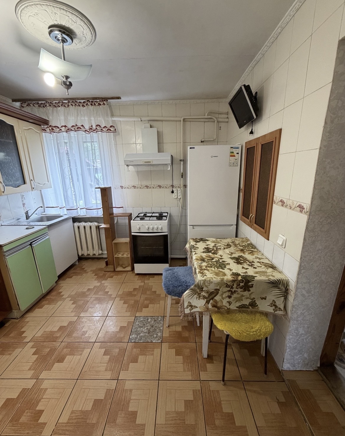 Оренда будинку 100 м², Гатненський просп.