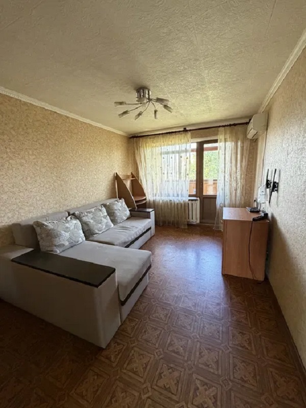 Продажа 3-комнатной квартиры 64 м², Академика Королева ул.