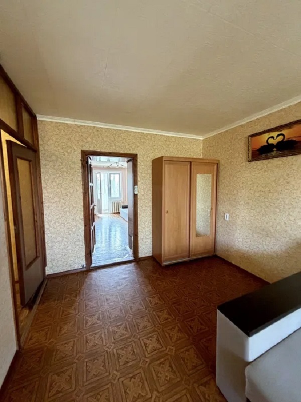 Продажа 3-комнатной квартиры 64 м², Академика Королева ул.