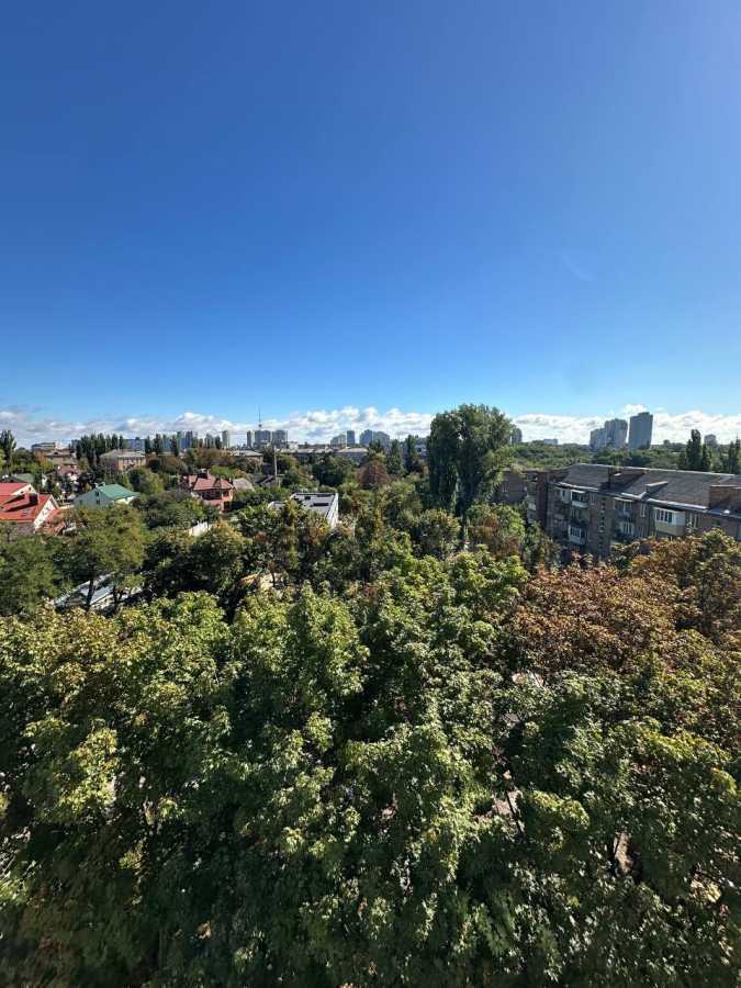 Продажа 3-комнатной квартиры 56 м², Марка Безручко ул., 23А