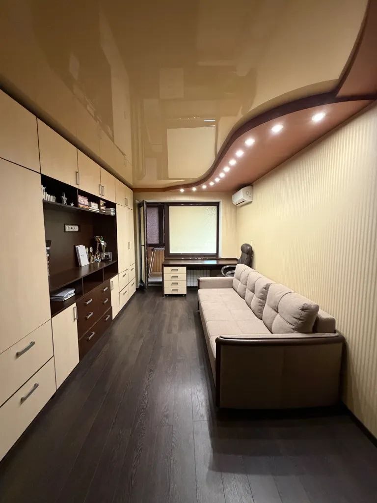 Продажа 4-комнатной квартиры 90 м², Богомаза ул.