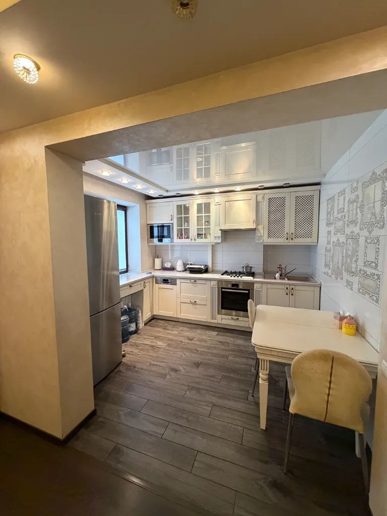 Продажа 4-комнатной квартиры 90 м², Богомаза ул.