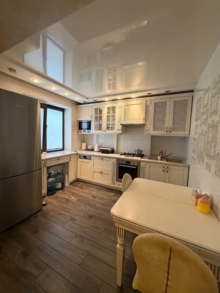 Продажа 4-комнатной квартиры 90 м², Богомаза ул.