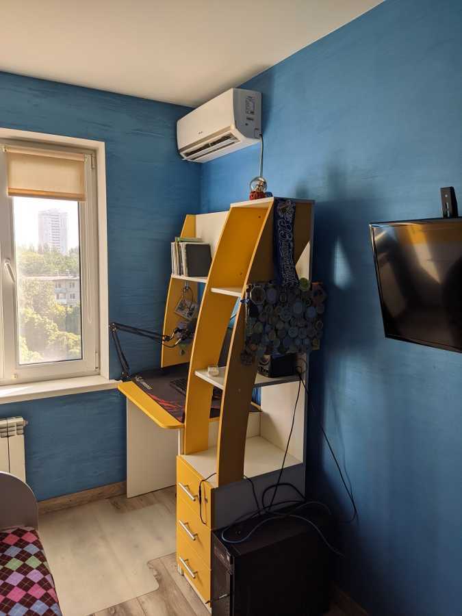 Продажа 3-комнатной квартиры 57 м², Николая Кибальчича ул., Руденка, 19