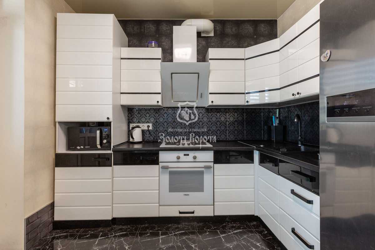 Продаж 2-кімнатної квартири 60.7 м², Боголюбова вул., 41
