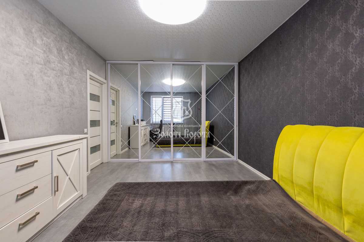 Продаж 2-кімнатної квартири 60.7 м², Боголюбова вул., 41